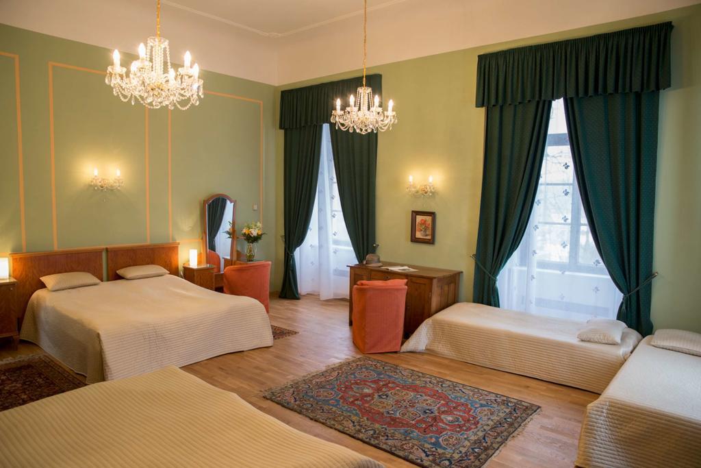 Гостьовий будинок Zamek 3*